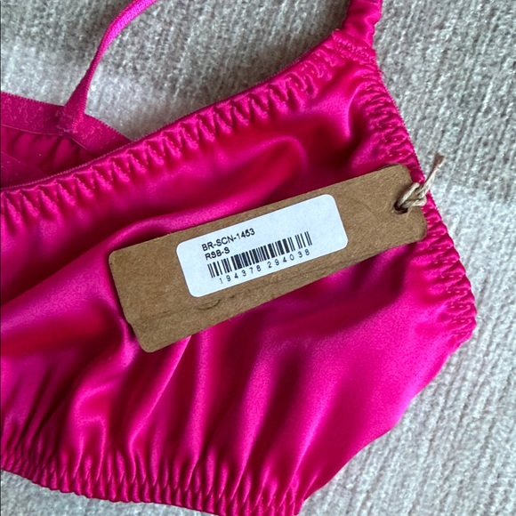 SKIMS Woven Shine Scrunchie Scoop Bralette - Picture 3 of 3